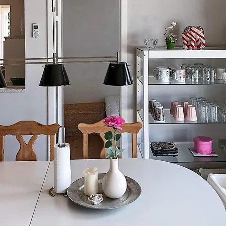 6 Person In Vaeggerlose-by Traum *